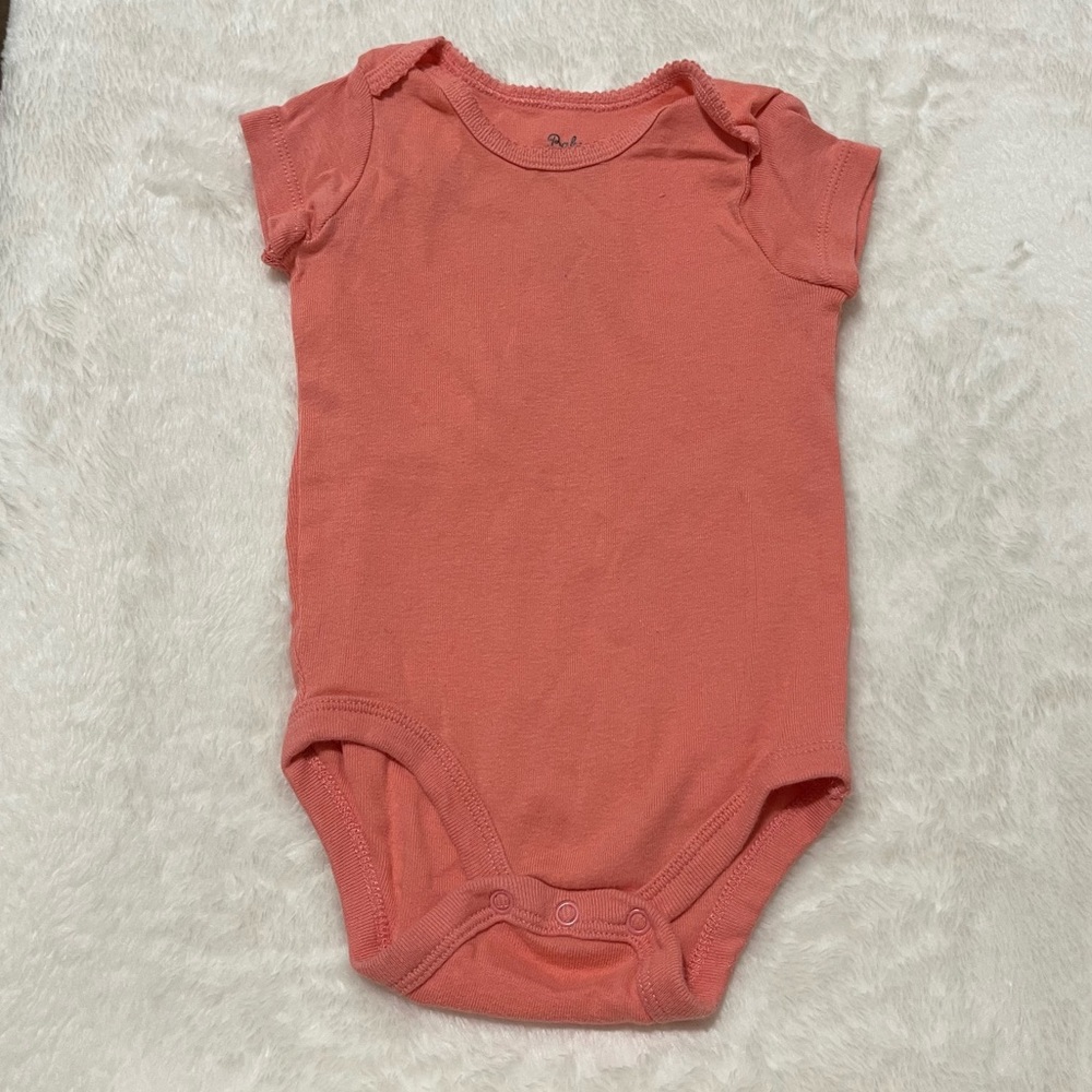 🎀 3-6 months baby girl bodysuit onesies 🎀 baby girl clothes